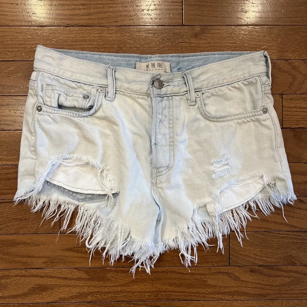 We The Free Free People Denim Shorts 25 US 2 Light Wash Frayed Button Festival